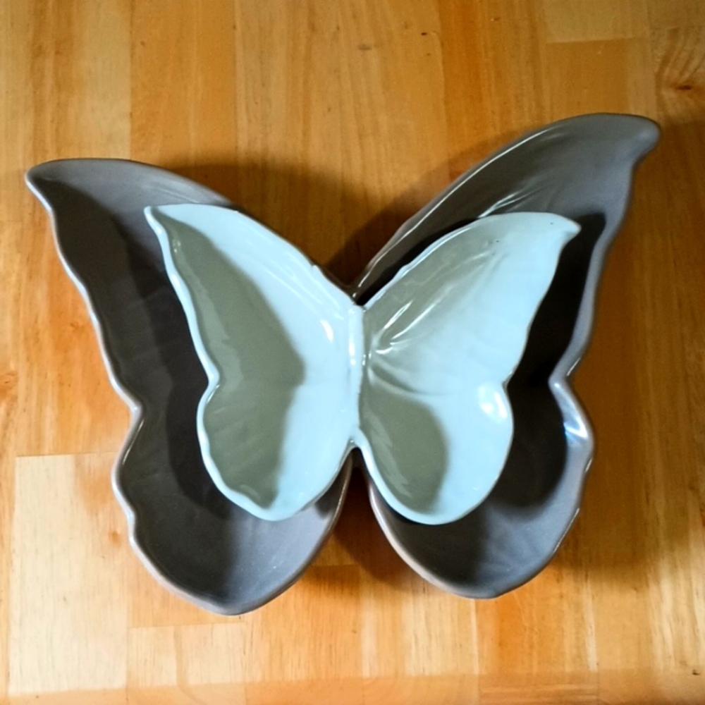 Butterfly shaped nesting plates